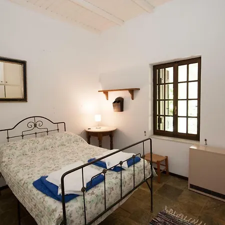 Arete Excellence Apartments, * Petáleia